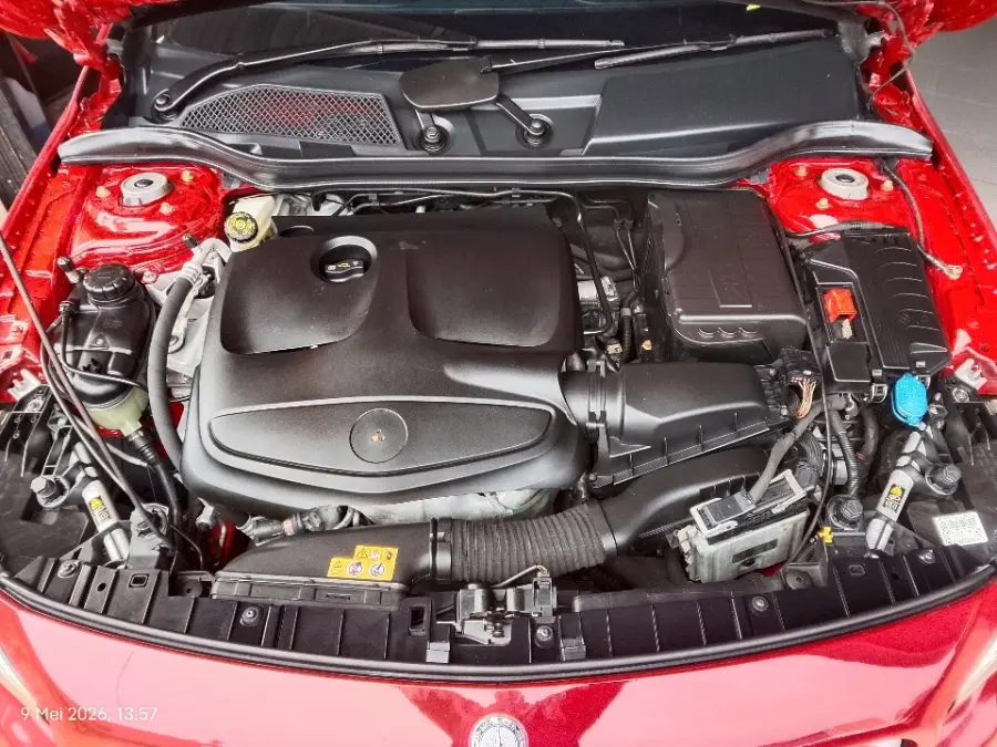 Foto Mobil Bekas Mesin Mercedes-Benz GLA200 1.6 tahun 2015