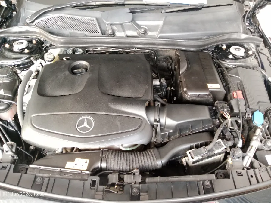 Foto Mobil Bekas Mesin Mercedes-Benz GLA200 1.6 tahun 2016