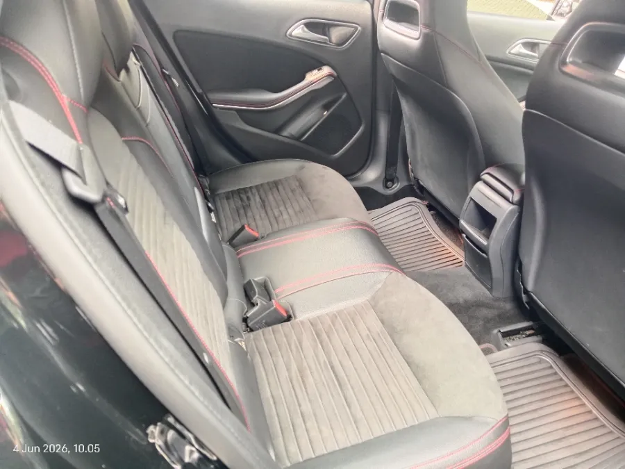 Foto Mobil Bekas Kabin Belakang Mercedes-Benz GLA200 1.6 tahun 2019