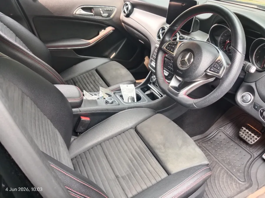 Foto Mobil Bekas Kabin Depan Mercedes-Benz GLA200 1.6 tahun 2019