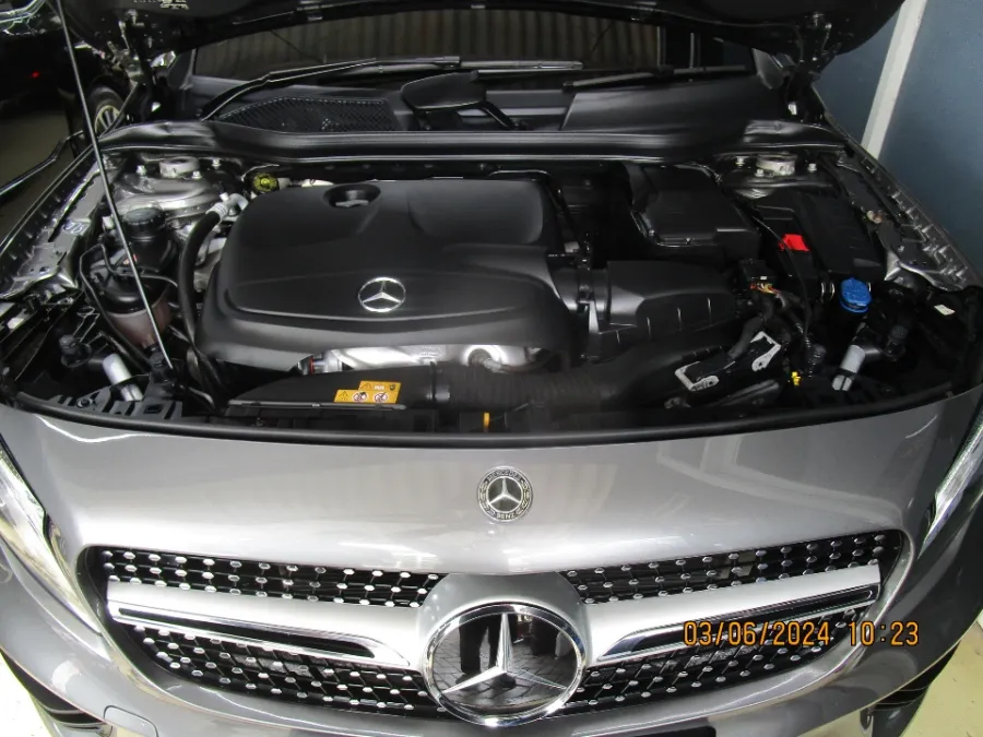 Foto Mobil Bekas Mesin Mercedes-Benz GLA200 1.6 tahun 2019