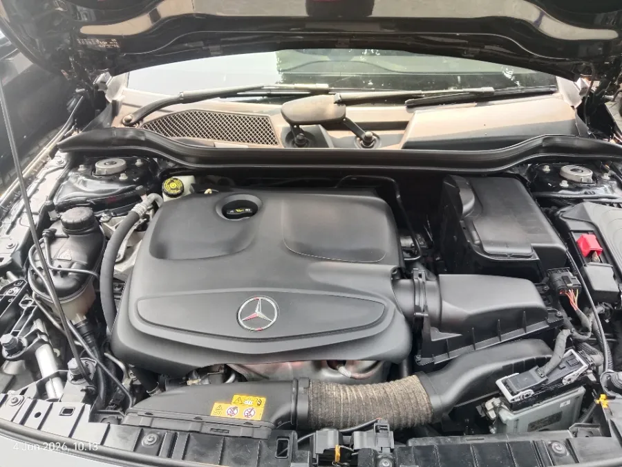 Foto Mobil Bekas Mesin Mercedes-Benz GLA200 1.6 tahun 2019