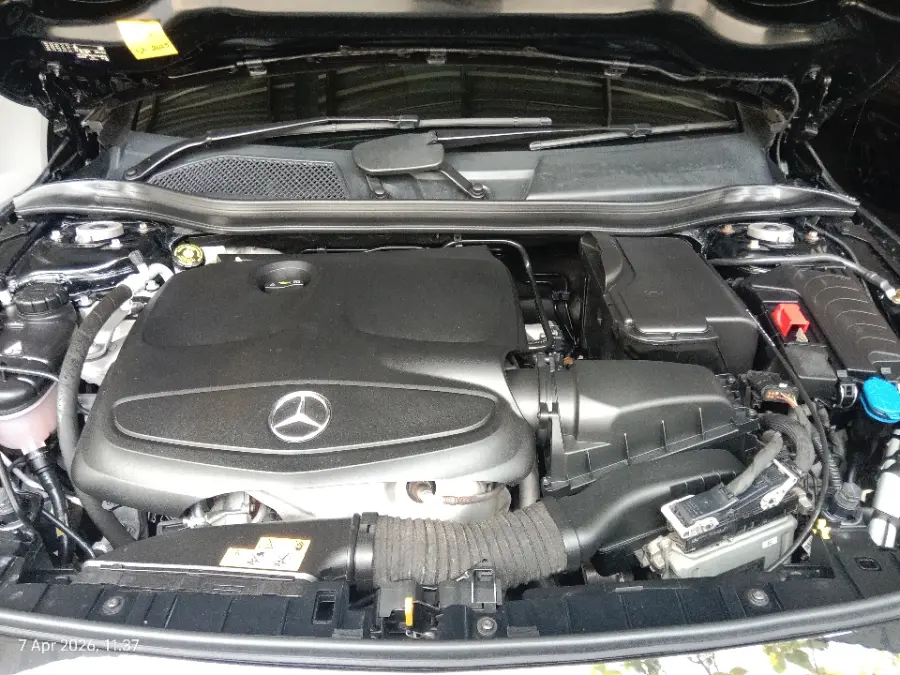Foto Mobil Bekas Mesin Mercedes-Benz GLA200 1.6 AMG Line tahun 2019