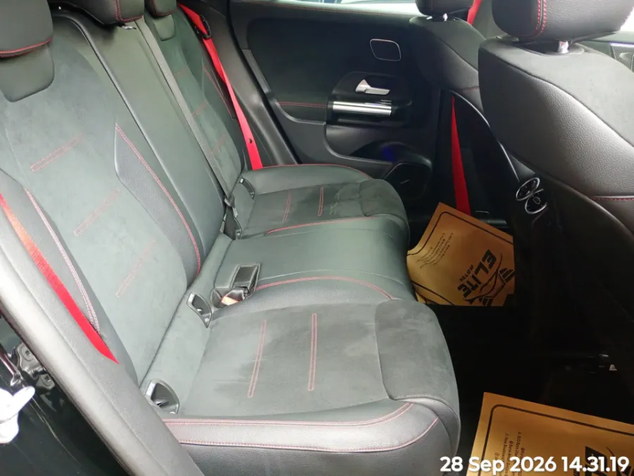 Foto Mobil Bekas Kabin Belakang Mercedes-Benz GLA35 AMG 2.0 4Matic tahun 2022