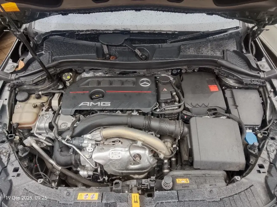 Foto Mobil Bekas Mesin Mercedes-Benz GLA35 AMG 2.0 4Matic tahun 2022