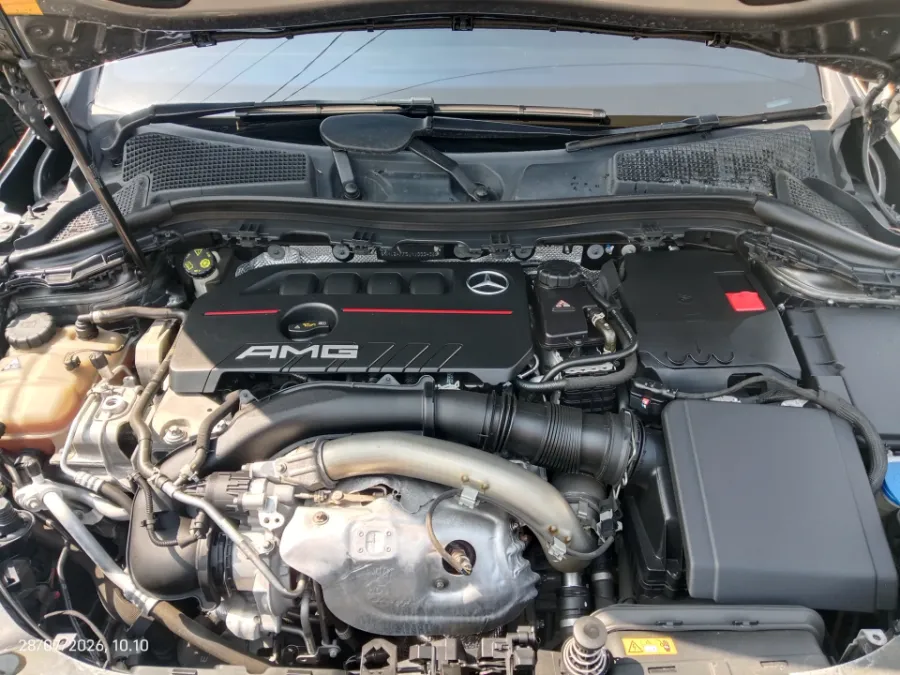 Foto Mobil Bekas Mesin Mercedes-Benz GLA35 AMG 2.0 4Matic tahun 2022