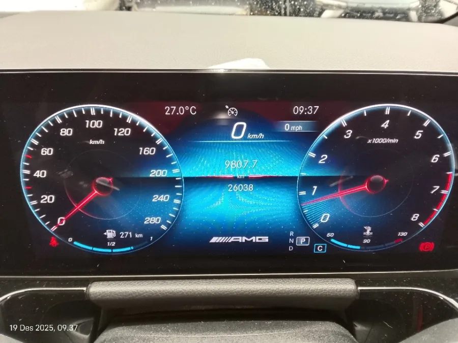 Foto Mobil Bekas Odometer Mercedes-Benz GLA35 AMG 2.0 4Matic tahun 2022