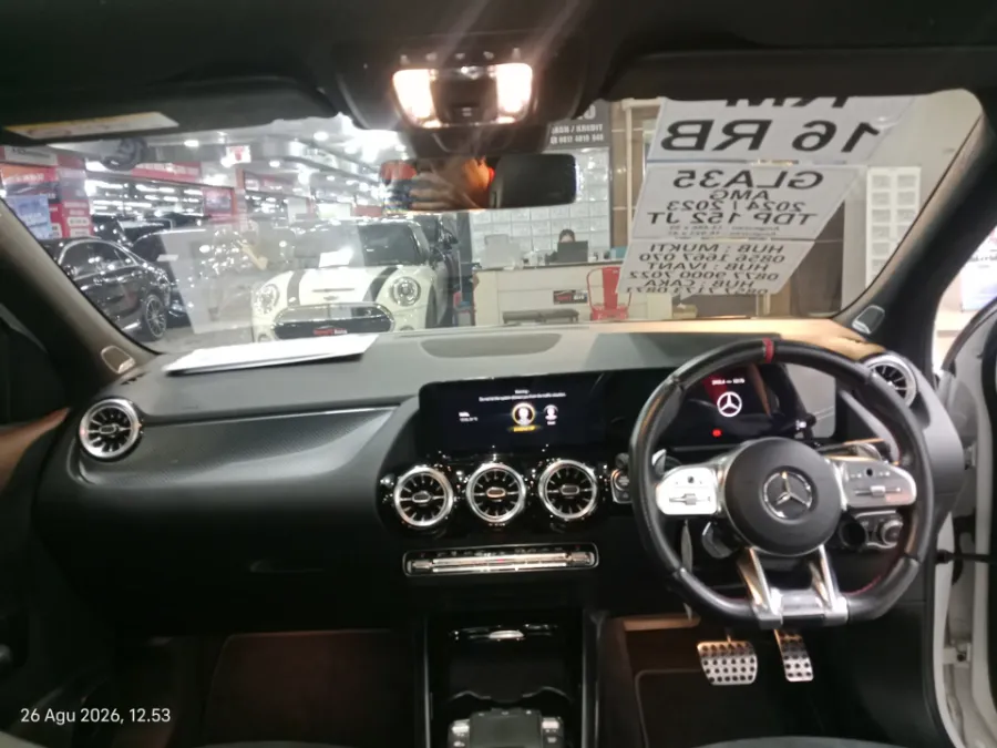 Foto Mobil Bekas Dashboard Mercedes-Benz GLA35 AMG 2.0 4Matic tahun 2023