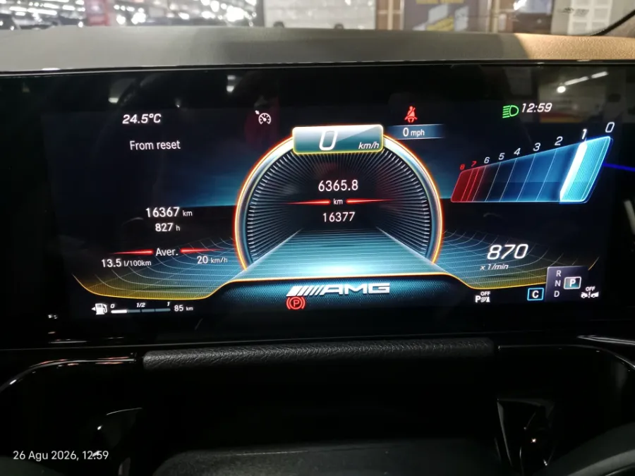 Foto Mobil Bekas Odometer Mercedes-Benz GLA35 AMG 2.0 4Matic tahun 2023