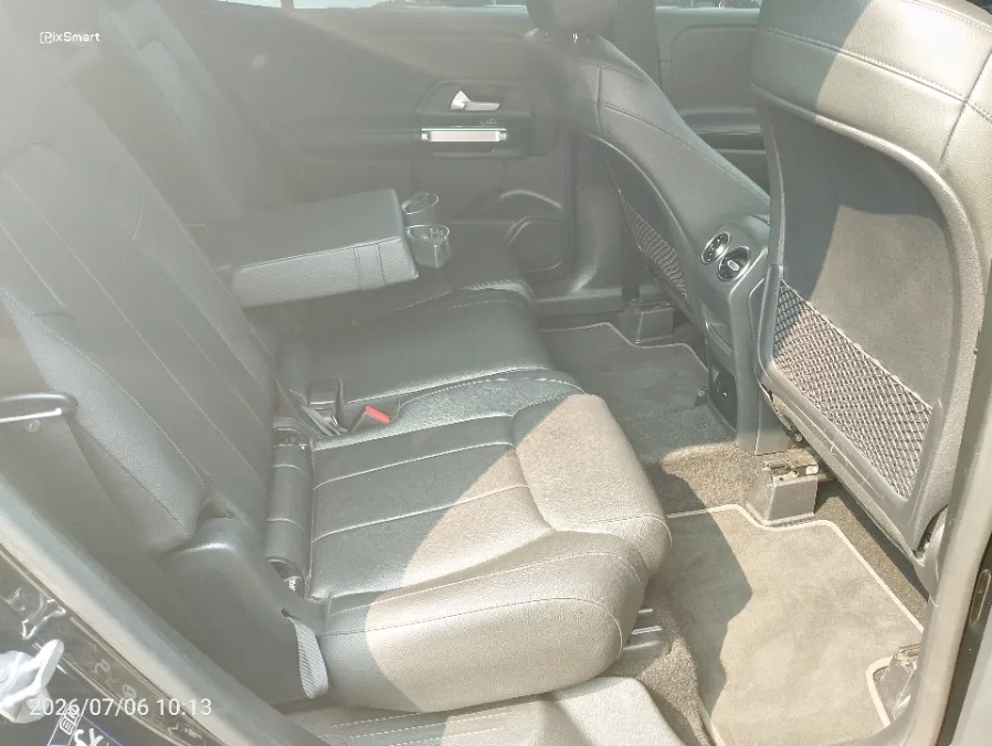Foto Mobil Bekas Kabin Belakang Mercedes-Benz GLB200 1.3 Progressive Line Wagon tahun 2019