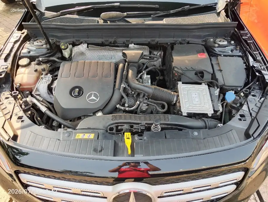 Foto Mobil Bekas Mesin Mercedes-Benz GLB200 1.3 Progressive Line Wagon tahun 2019