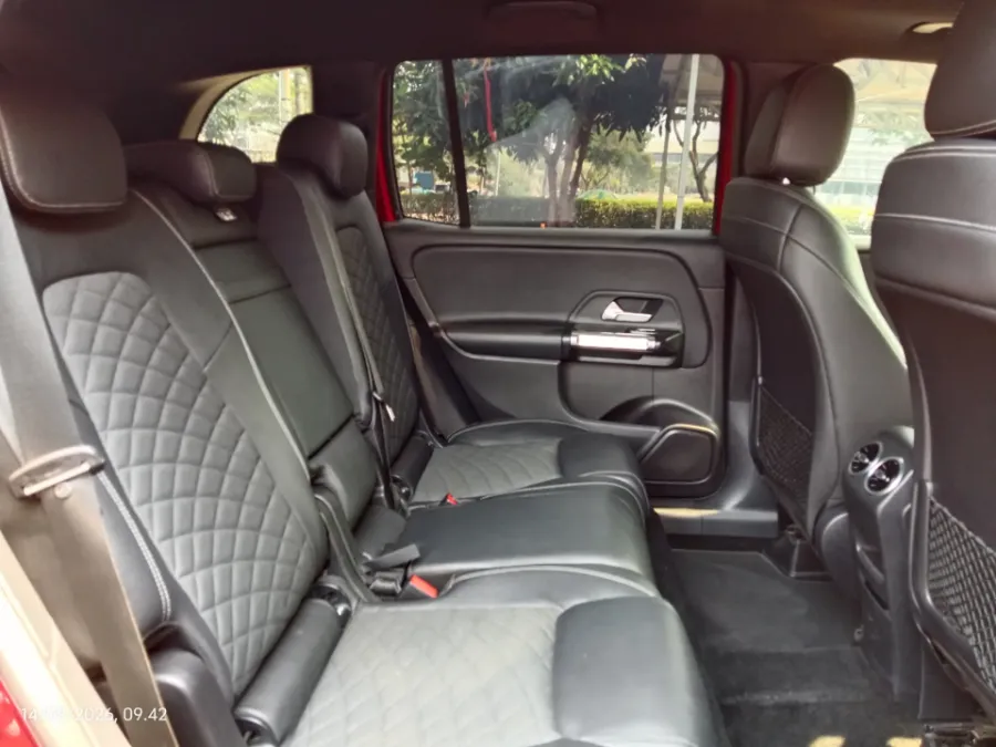 Foto Mobil Bekas Kabin Belakang Mercedes-Benz GLB200 1.3 Progressive Line Wagon tahun 2020