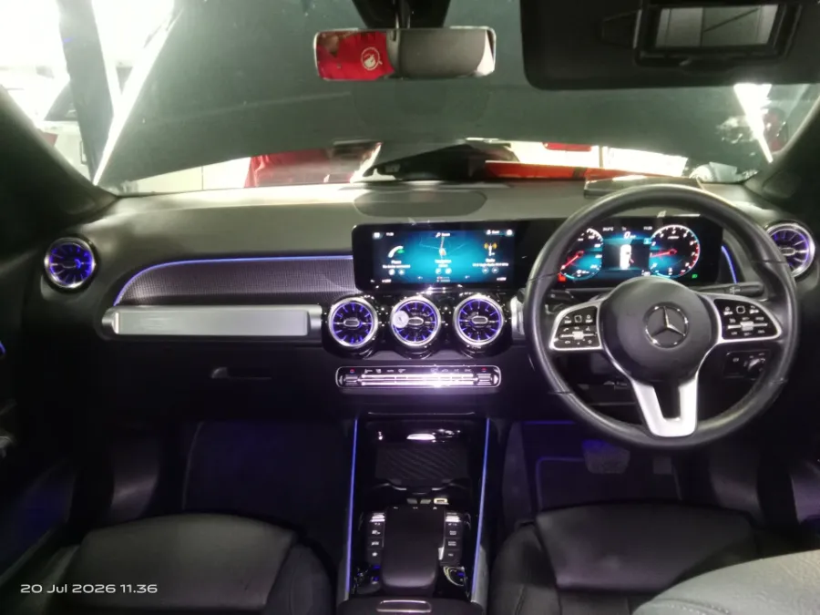 Foto Mobil Bekas Dashboard Mercedes-Benz GLB200 1.3 Progressive Line Wagon tahun 2021