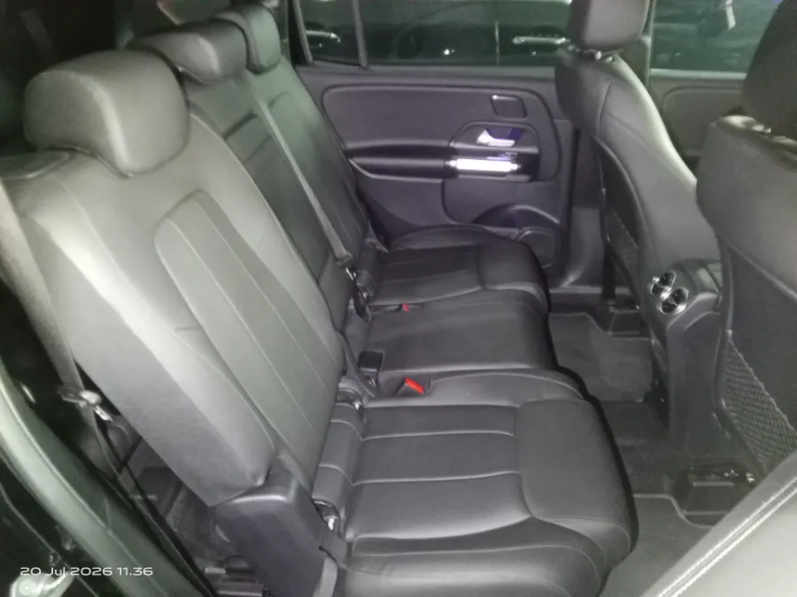 Foto Mobil Bekas Kabin Belakang Mercedes-Benz GLB200 1.3 Progressive Line Wagon tahun 2021