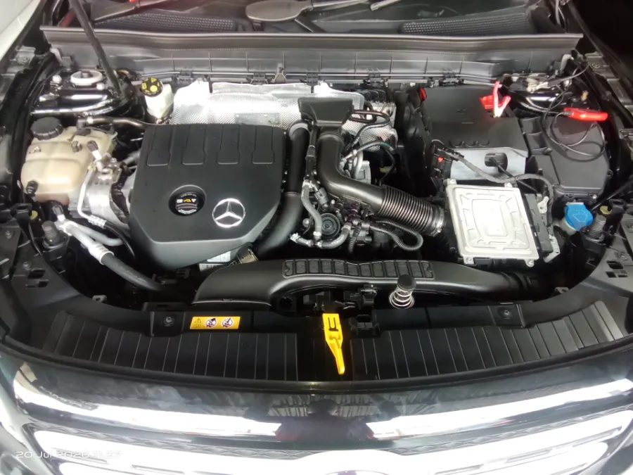 Foto Mobil Bekas Mesin Mercedes-Benz GLB200 1.3 Progressive Line Wagon tahun 2021
