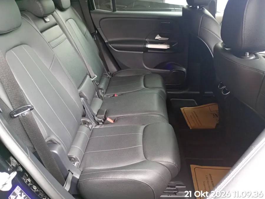 Foto Mobil Bekas Kabin Belakang Mercedes-Benz GLB200 1.3 Progressive Line Wagon tahun 2022