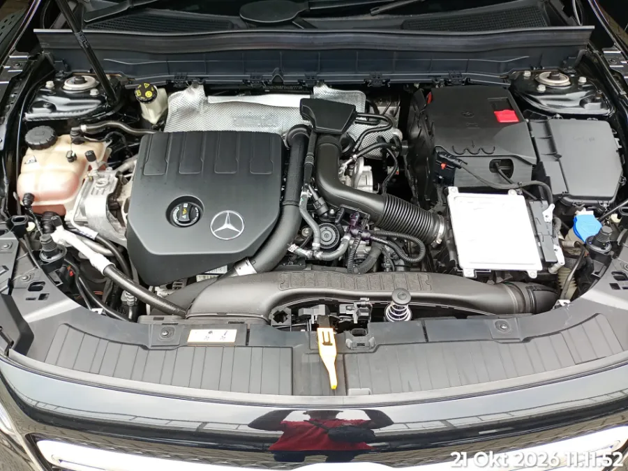 Foto Mobil Bekas Mesin Mercedes-Benz GLB200 1.3 Progressive Line Wagon tahun 2022