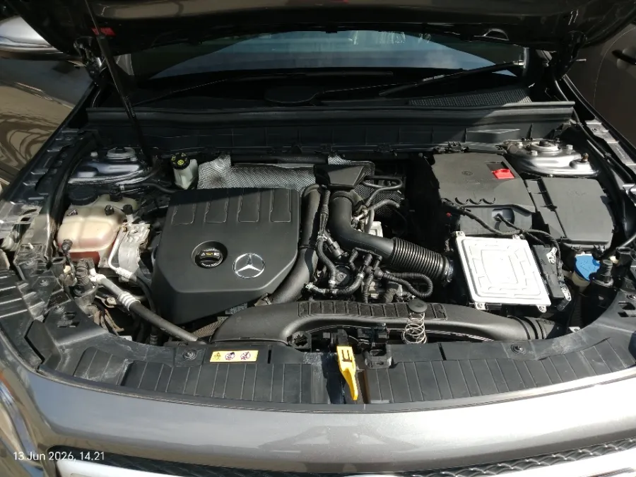 Foto Mobil Bekas Mesin Mercedes-Benz GLB200 1.3 Progressive Line Wagon tahun 2022