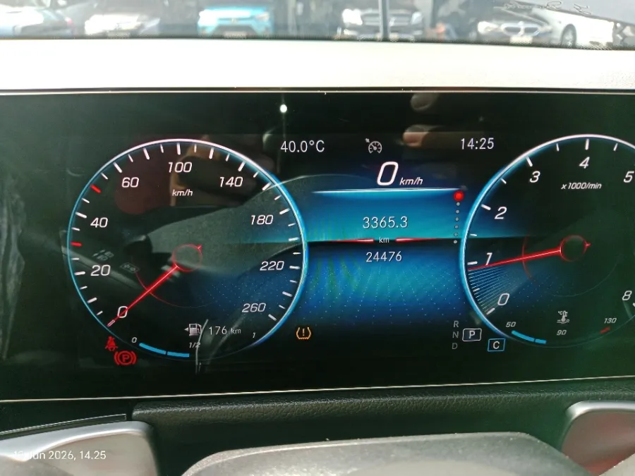 Foto Mobil Bekas Odometer Mercedes-Benz GLB200 1.3 Progressive Line Wagon tahun 2022