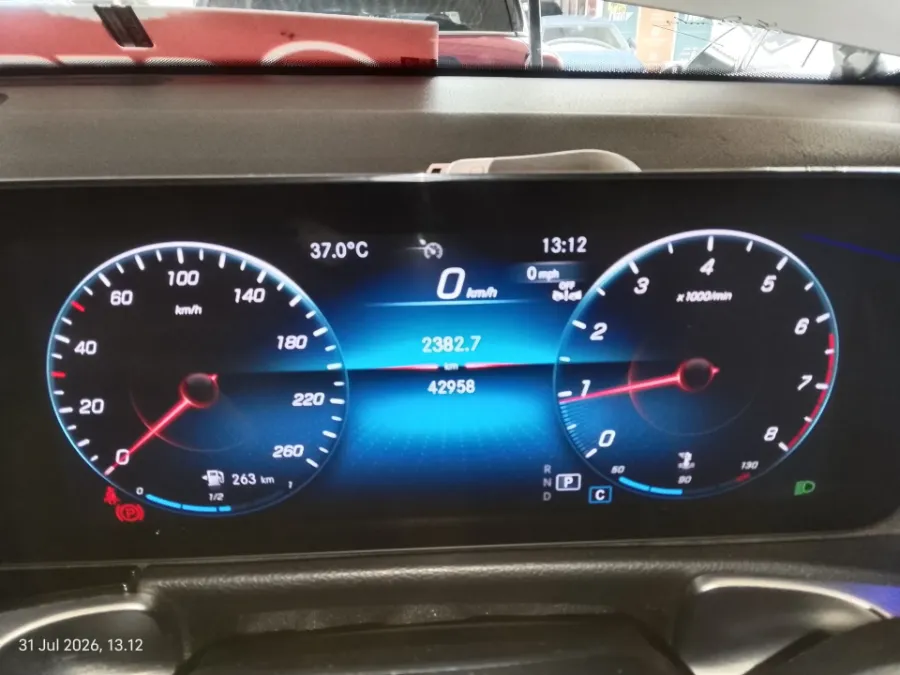 Foto Mobil Bekas Odometer Mercedes-Benz GLB200 1.3 Progressive Line Wagon tahun 2023