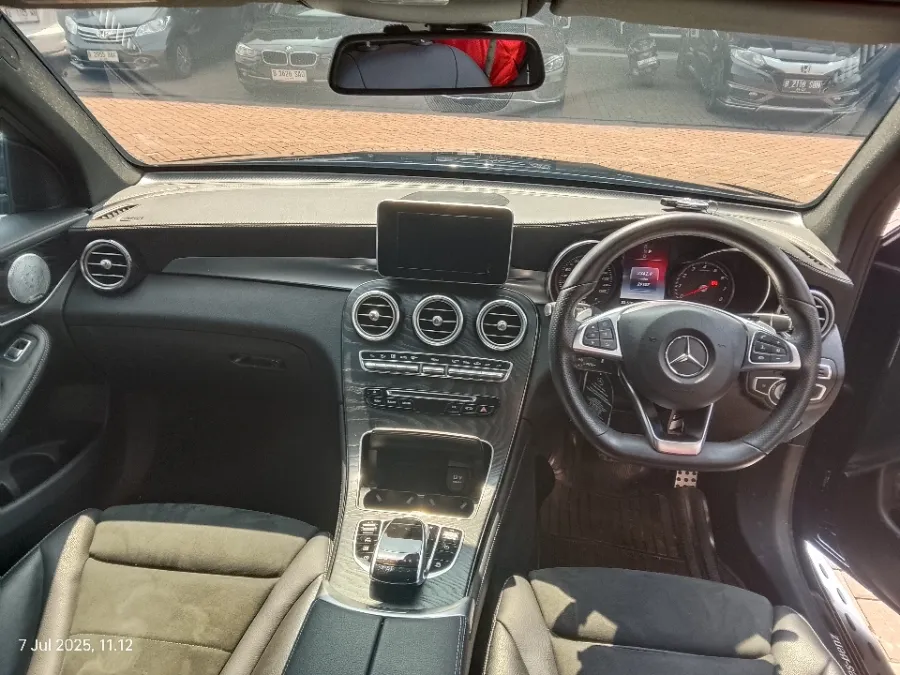 Foto Mobil Bekas Dashboard Mercedes-Benz GLC200 2.0 tahun 2018