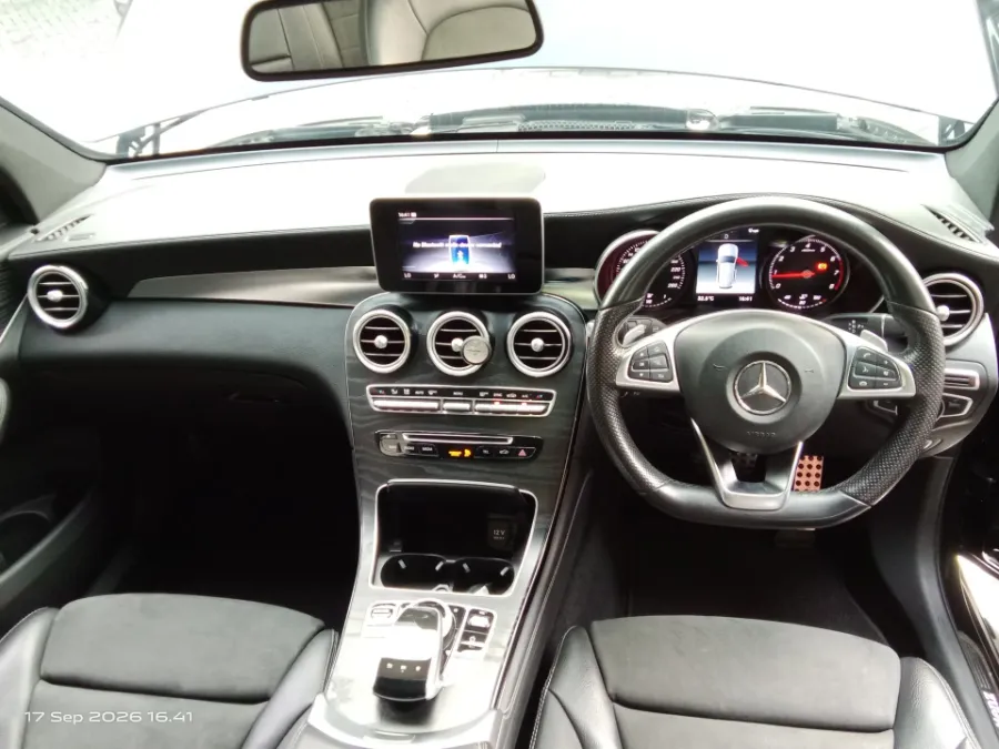 Foto Mobil Bekas Dashboard Mercedes-Benz GLC200 2.0 tahun 2018