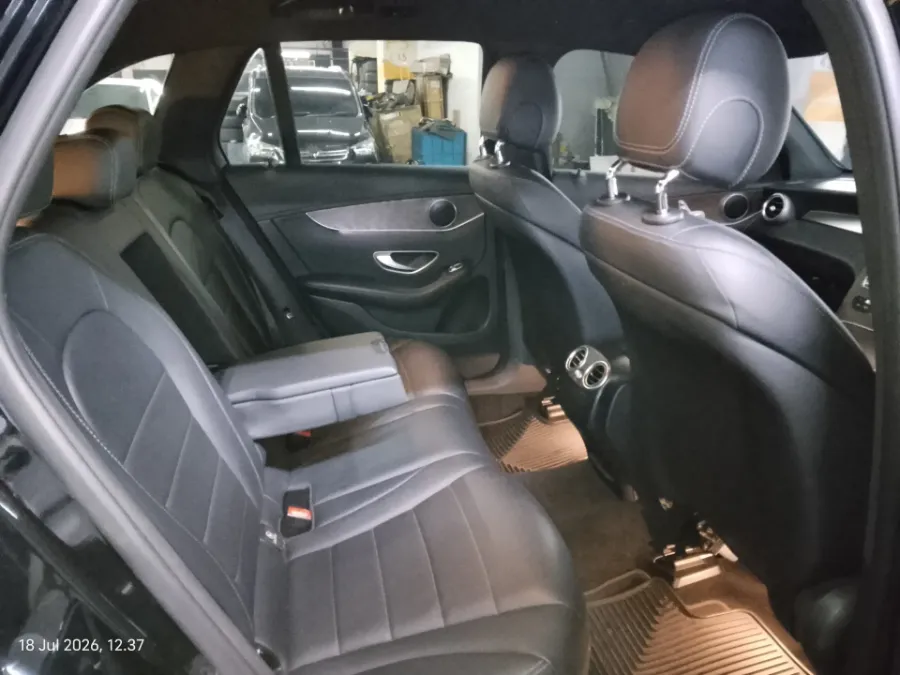 Foto Mobil Bekas Kabin Belakang Mercedes-Benz GLC200 2.0 tahun 2018