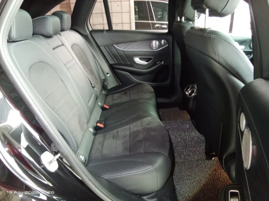Foto Mobil Bekas Kabin Belakang Mercedes-Benz GLC200 2.0 tahun 2018