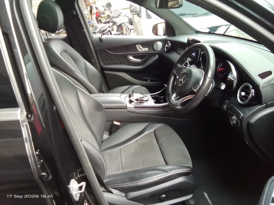Foto Mobil Bekas Kabin Depan Mercedes-Benz GLC200 2.0 tahun 2018