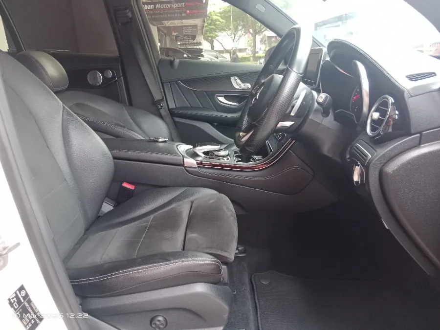 Foto Mobil Bekas Kabin Depan Mercedes-Benz GLC200 2.0 tahun 2018
