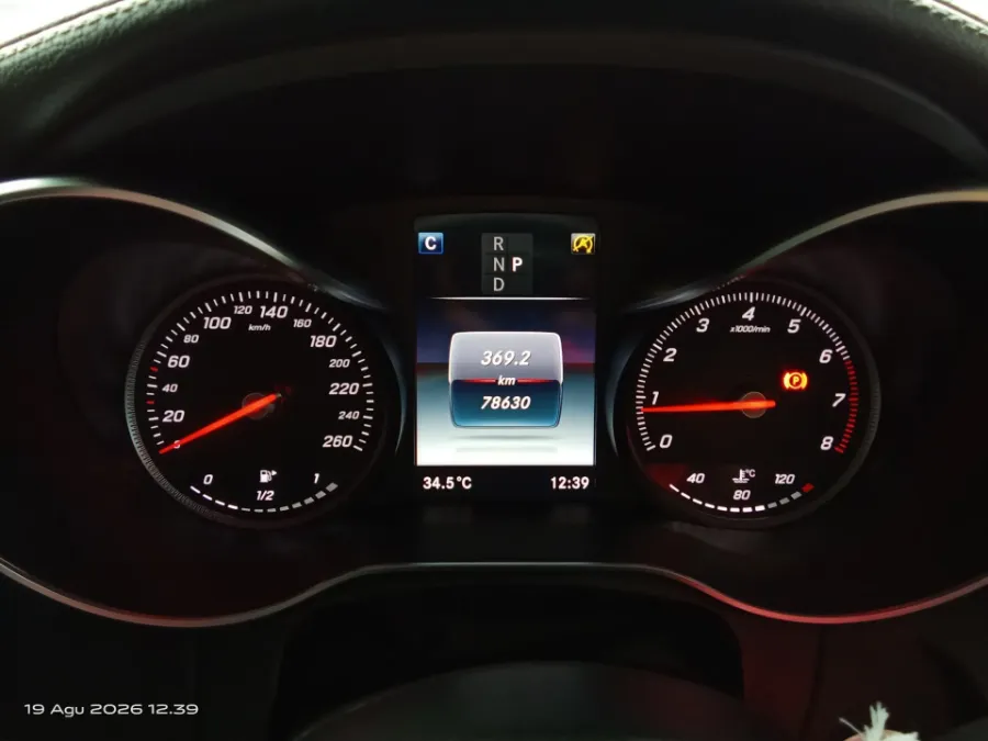Foto Mobil Bekas Odometer Mercedes-Benz GLC200 2.0 tahun 2018