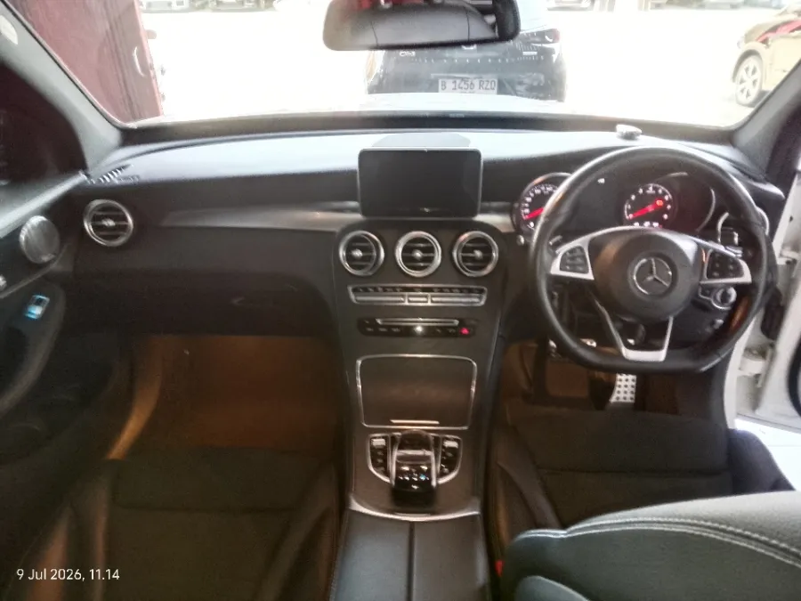 Foto Mobil Bekas Dashboard Mercedes-Benz GLC200 2.0 tahun 2019