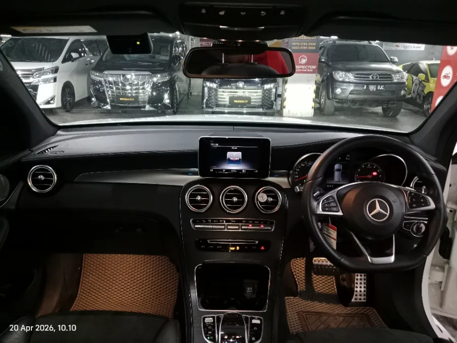 Foto Mobil Bekas Dashboard Mercedes-Benz GLC200 2.0 tahun 2019