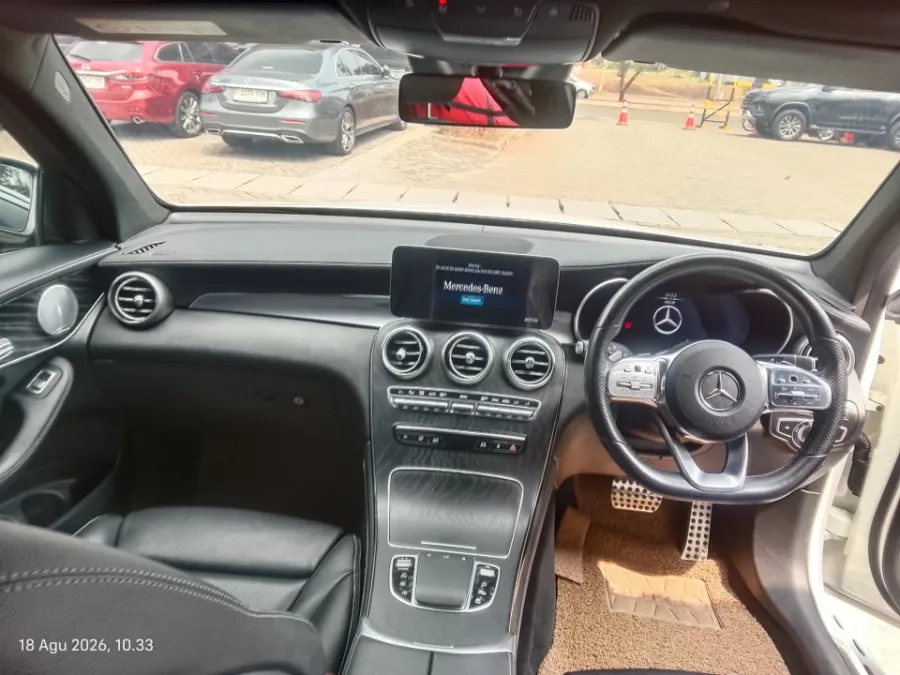 Foto Mobil Bekas Dashboard Mercedes-Benz GLC200 2.0 tahun 2019