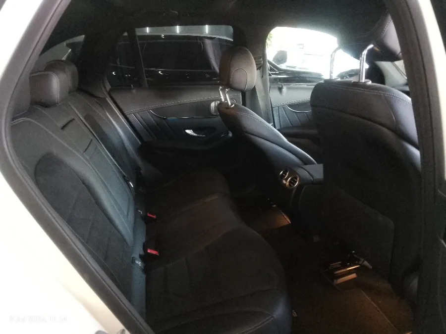 Foto Mobil Bekas Kabin Belakang Mercedes-Benz GLC200 2.0 tahun 2019