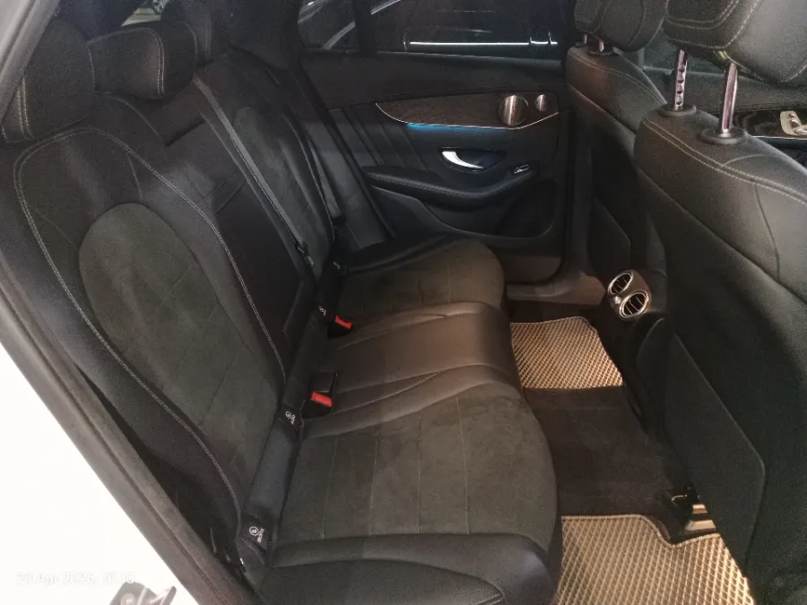Foto Mobil Bekas Kabin Belakang Mercedes-Benz GLC200 2.0 tahun 2019