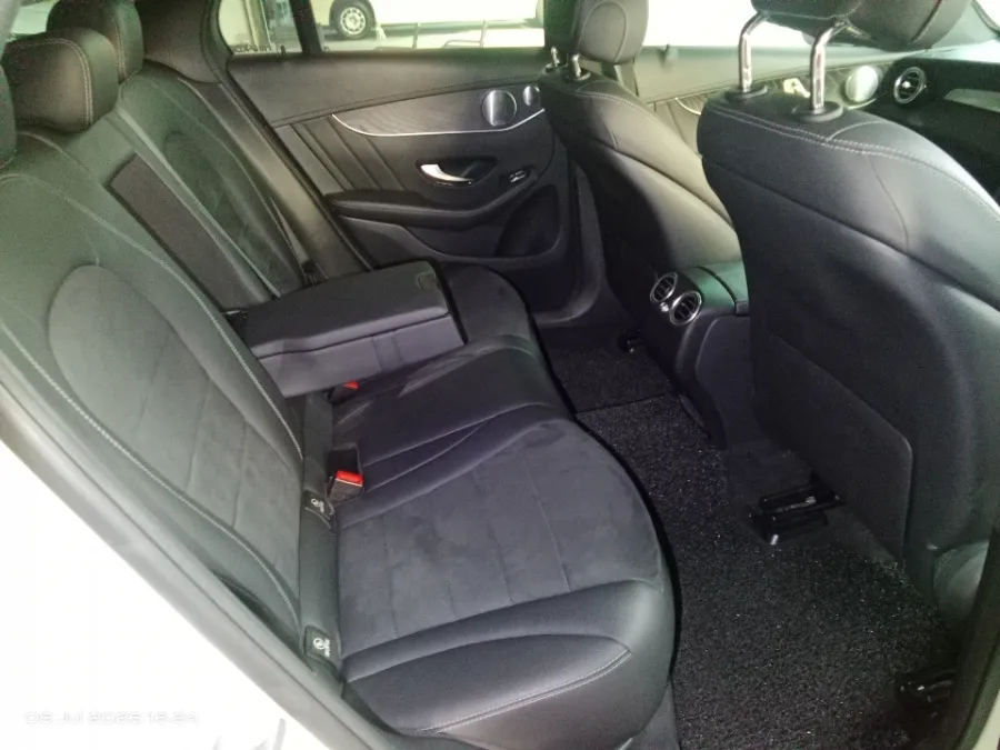 Foto Mobil Bekas Kabin Belakang Mercedes-Benz GLC200 2.0 tahun 2019