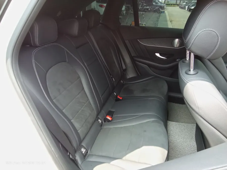 Foto Mobil Bekas Kabin Belakang Mercedes-Benz GLC200 2.0 tahun 2019