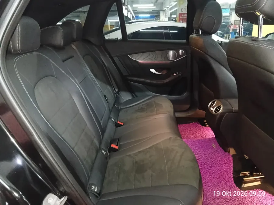 Foto Mobil Bekas Kabin Belakang Mercedes-Benz GLC200 2.0 tahun 2019