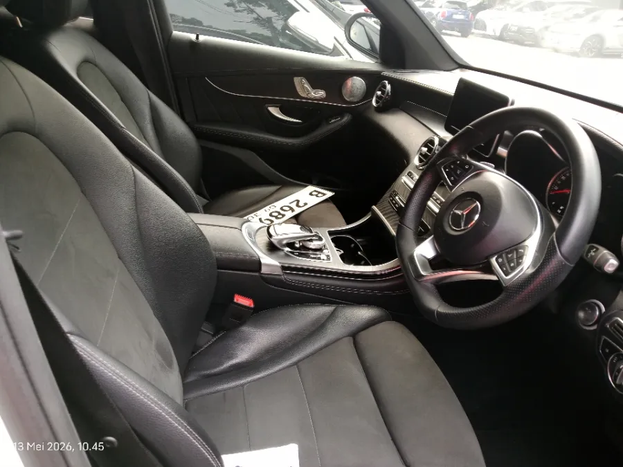 Foto Mobil Bekas Kabin Depan Mercedes-Benz GLC200 2.0 tahun 2019