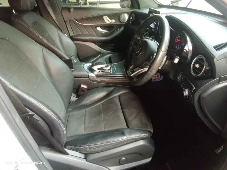Foto Mobil Bekas Kabin Depan Mercedes-Benz GLC200 2.0 tahun 2019
