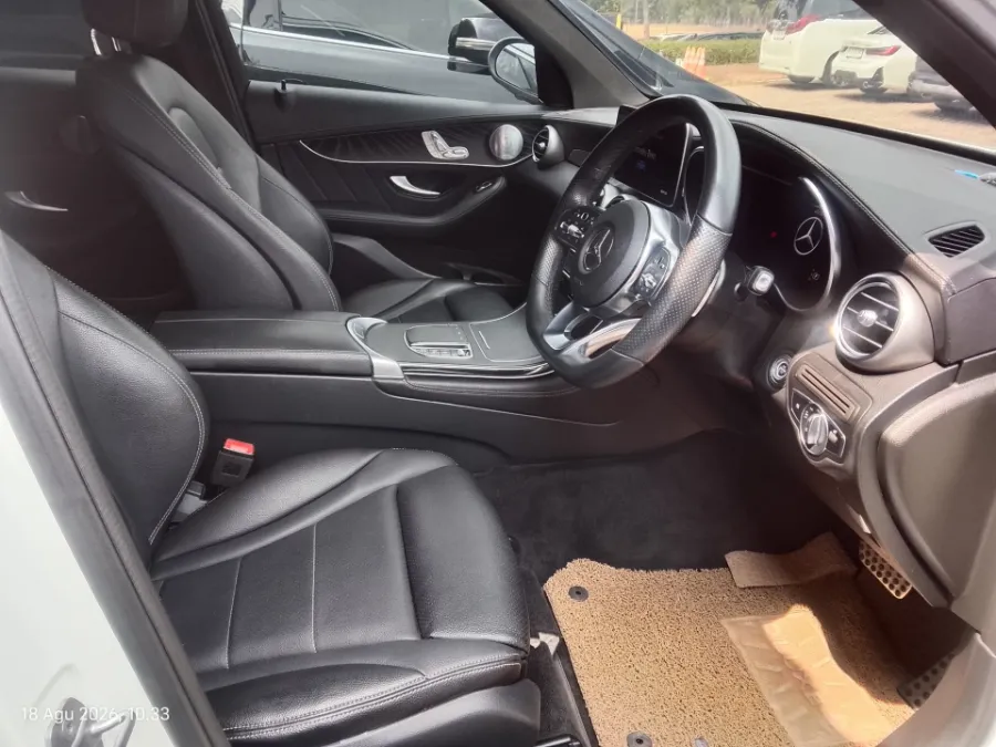 Foto Mobil Bekas Kabin Depan Mercedes-Benz GLC200 2.0 tahun 2019