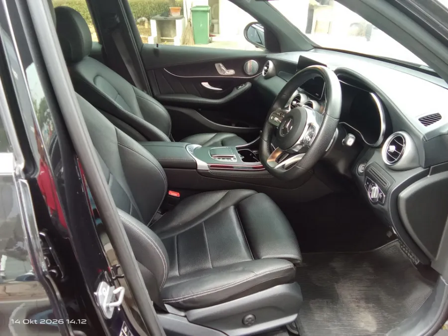Foto Mobil Bekas Kabin Depan Mercedes-Benz GLC200 2.0 tahun 2019