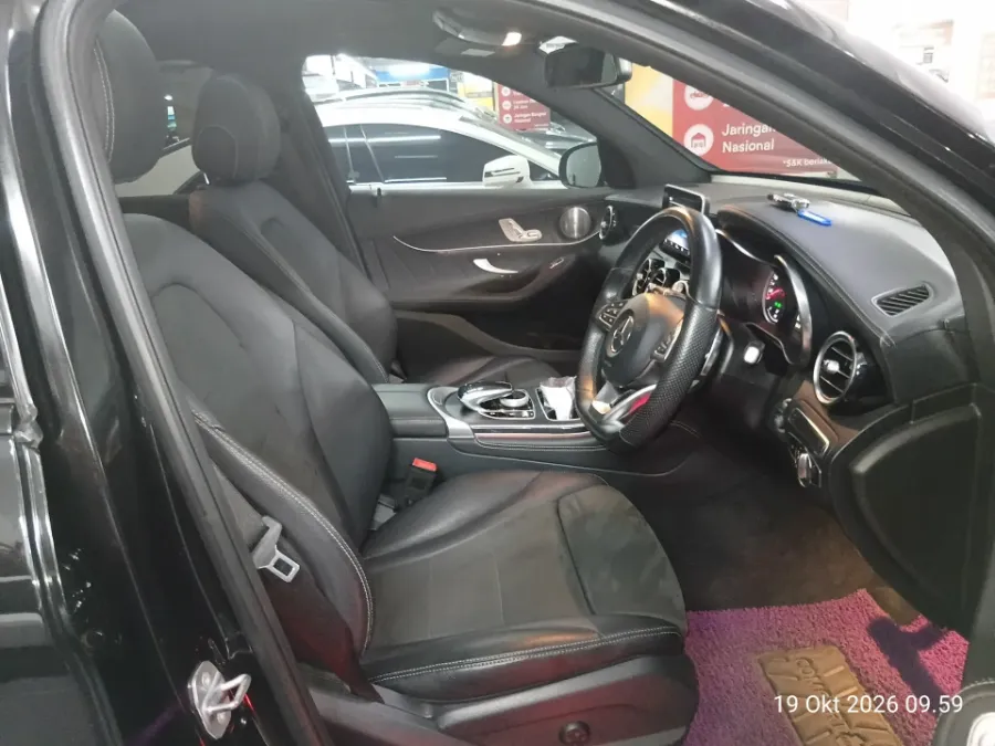 Foto Mobil Bekas Kabin Depan Mercedes-Benz GLC200 2.0 tahun 2019