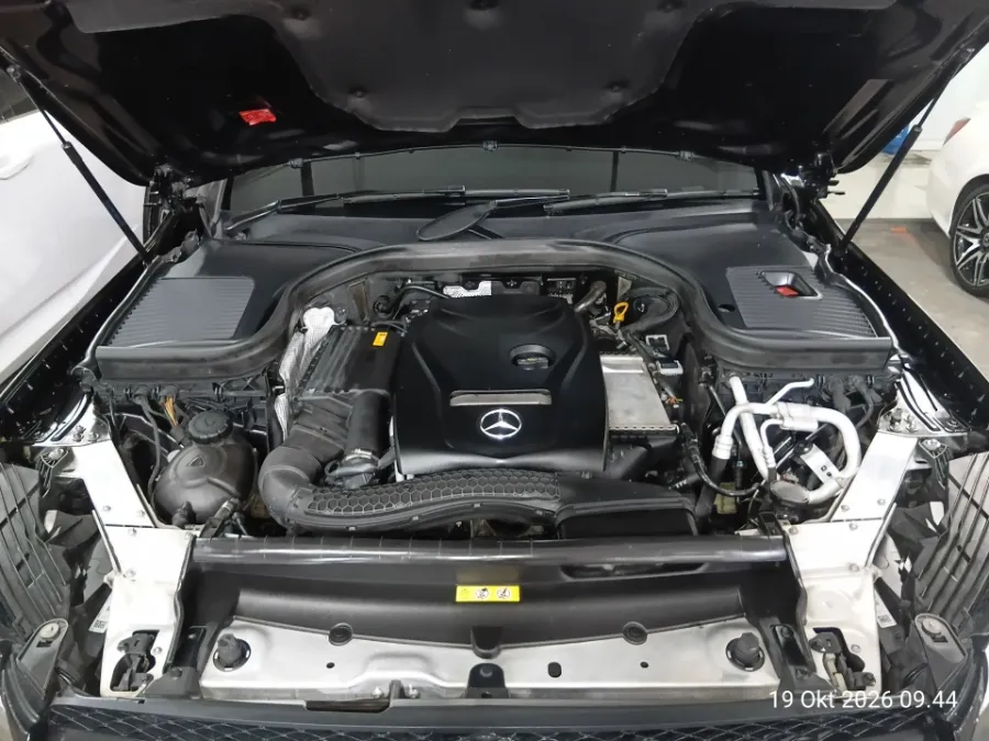 Foto Mobil Bekas Mesin Mercedes-Benz GLC200 2.0 tahun 2019
