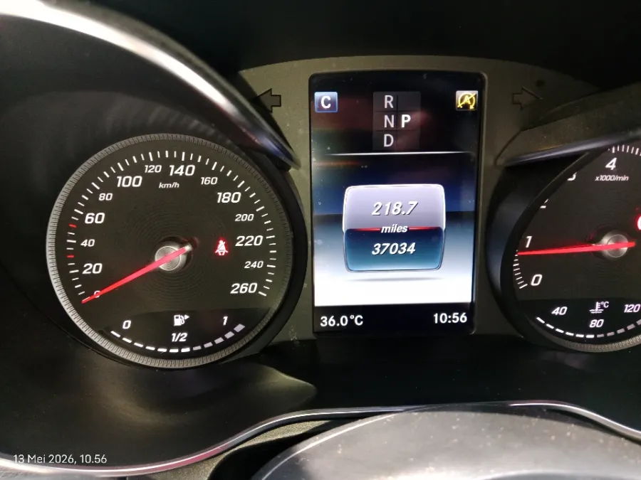 Foto Mobil Bekas Odometer Mercedes-Benz GLC200 2.0 tahun 2019