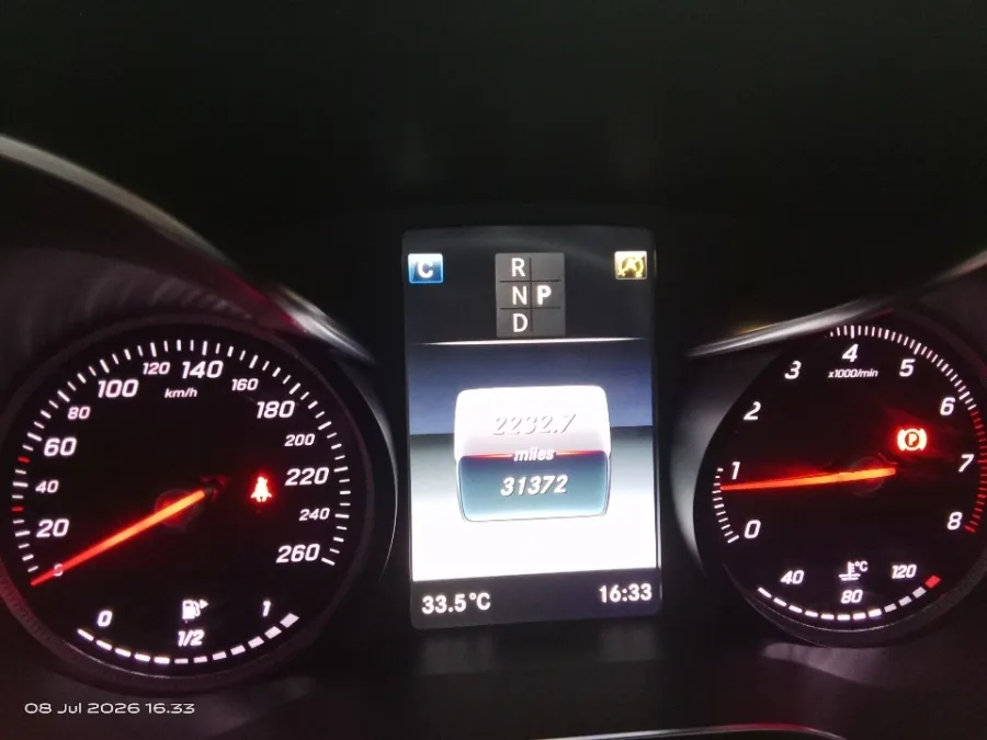 Foto Mobil Bekas Odometer Mercedes-Benz GLC200 2.0 tahun 2019