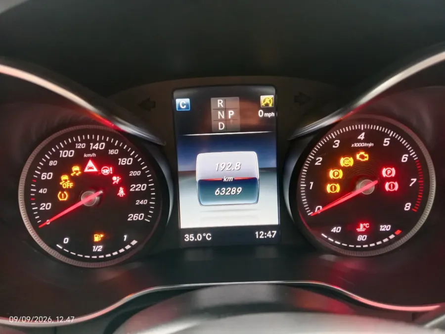 Foto Mobil Bekas Odometer Mercedes-Benz GLC200 2.0 tahun 2019