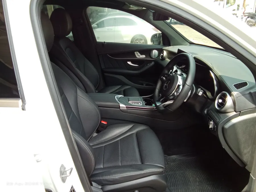 Foto Mobil Bekas Kabin Depan Mercedes-Benz GLC200 2.0 tahun 2020