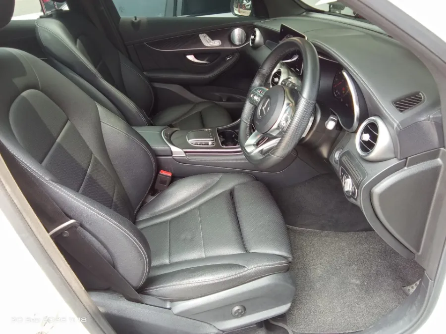 Foto Mobil Bekas Kabin Depan Mercedes-Benz GLC200 2.0 tahun 2020